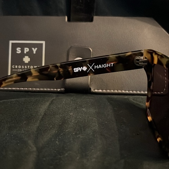 Spy Haight tortoise shell sunglasses (unisex) - Picture 3 of 8